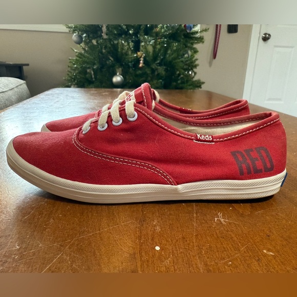 Women’s Keds Taylor Swift Red Edition - Picture 7 of 10